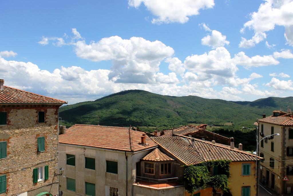 Hotel Casa Nina Chiusdino Exterior foto